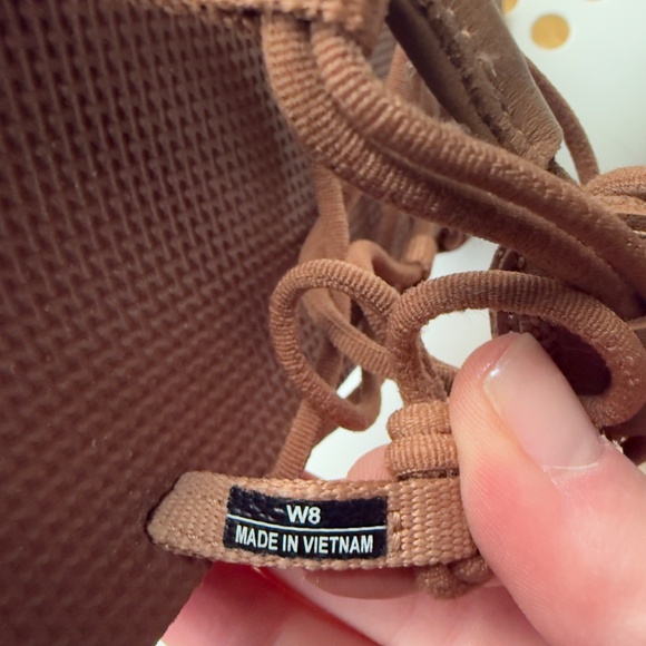 Teva Midform Infinity Sandals in Lion - Womens Size 8 - Picture 2 of 3